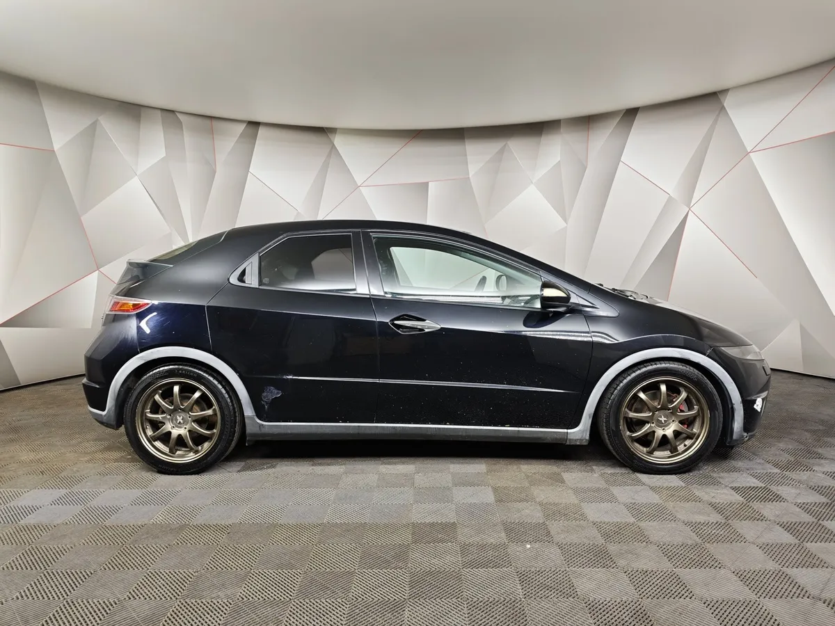 Honda Civic 1.8 I-SHIFT (140 л.с.) Черный в АВИЛОН. Слайд №6
