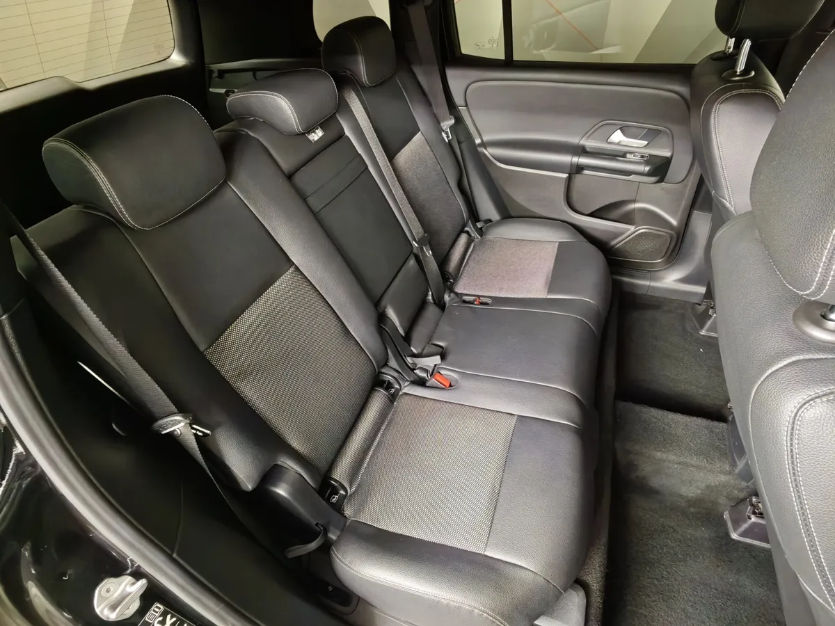 Mercedes-Benz GLB 200 8G-DCT 4MATIC (150 л.с.) Progressive Черный в АВИЛОН. Слайд №16