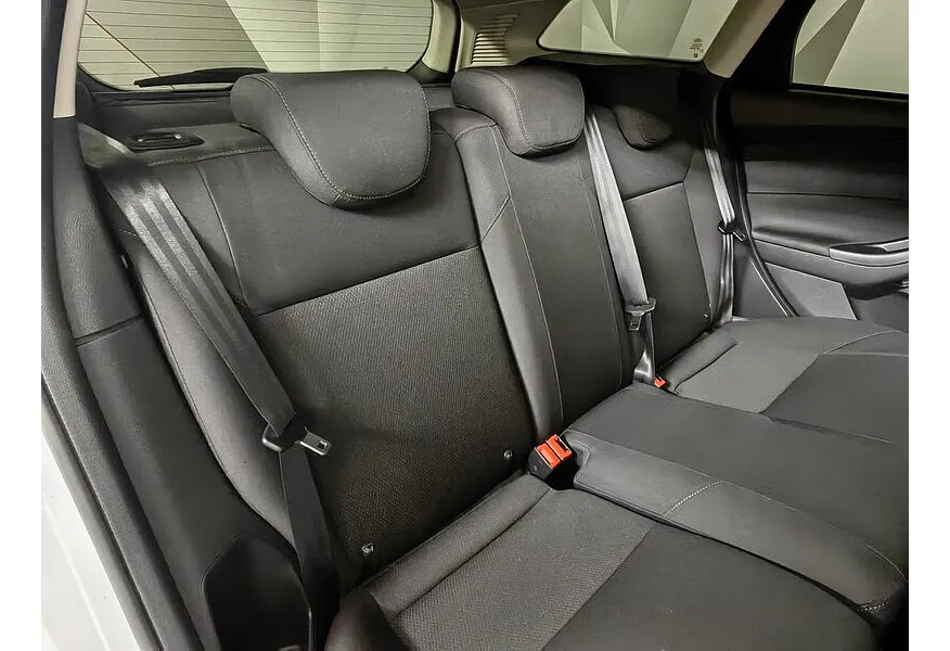 Ford Focus 1.6 PowerShift (105 л.с.) Trend Белый в АВИЛОН. Слайд №16