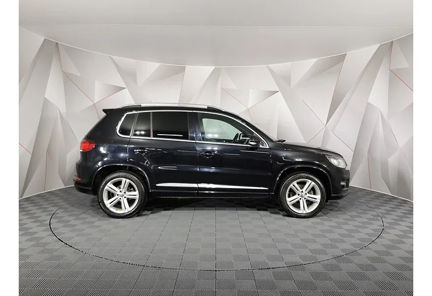 АВИЛОН - Volkswagen Tiguan 380 TSI 2.0 DSG 4WD (220 л.с.) R-Line Черный - slide 3