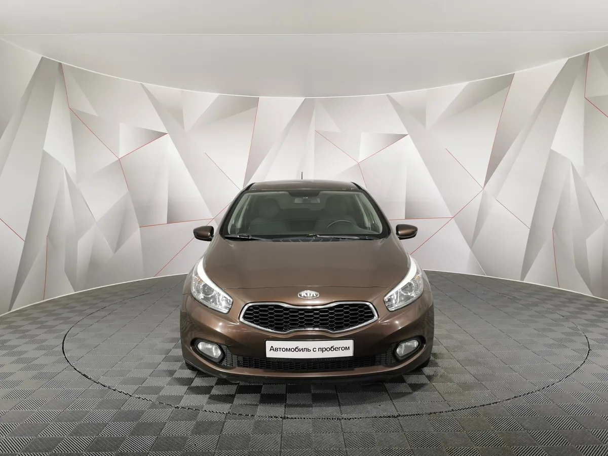 Kia Ceed 1.6 MT (130 л.с.) Classic Коричневый в АВИЛОН. Слайд №7