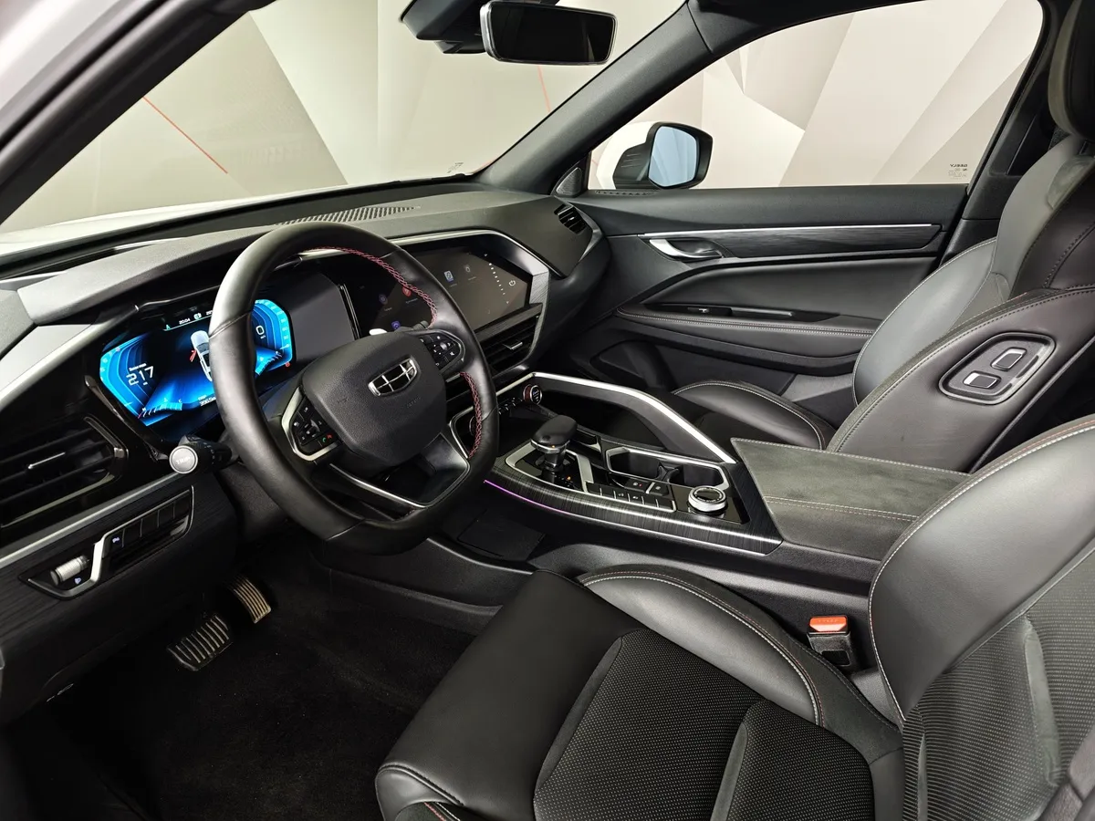 Geely Tugella 2.0 AT AWD (238 л.с.) Flagship Белый в АВИЛОН. Слайд №18