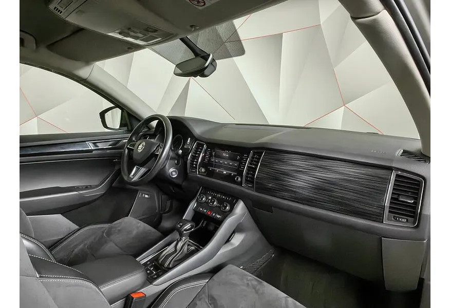 Skoda Kodiaq 2.0 TDI DSG 4X4 (150 л.с.) Бежевый в АВИЛОН. Слайд №12