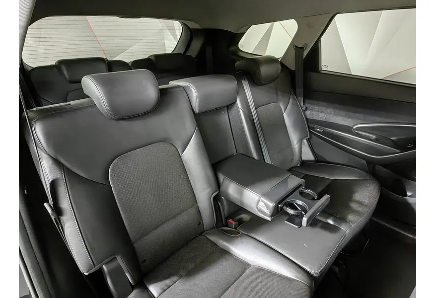 Hyundai Santa Fe 3.0 AT 4WD (249 л.с.) High-Tech Черный в АВИЛОН. Слайд №17