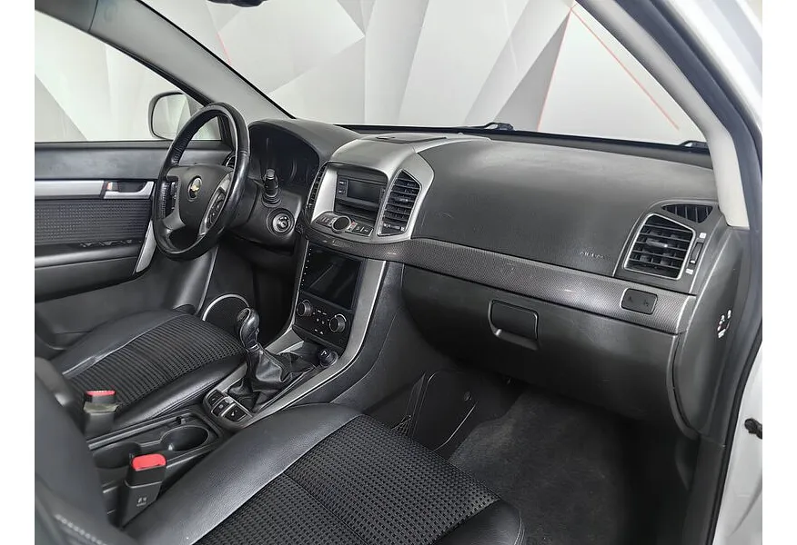 АВИЛОН - Chevrolet Captiva 2.2 TD MT (5 мест) (184 л.с.) Белый - slide 9