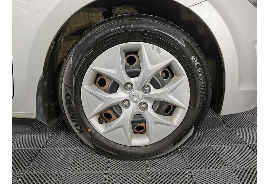 АВИЛОН - Hyundai Solaris 1.6 MT (123 л.с.) Active Plus Серебристый - slide 13
