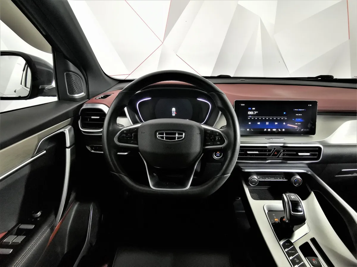 Geely Coolray 1.5T 7DCT 2WD (150 л.с.) Flagship Sport Серый в АВИЛОН. Слайд №18