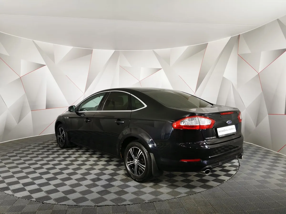 Ford Mondeo 2.0 EcoBoost PowerShift (200 л.с.) Titanium Черный в АВИЛОН. Слайд №4