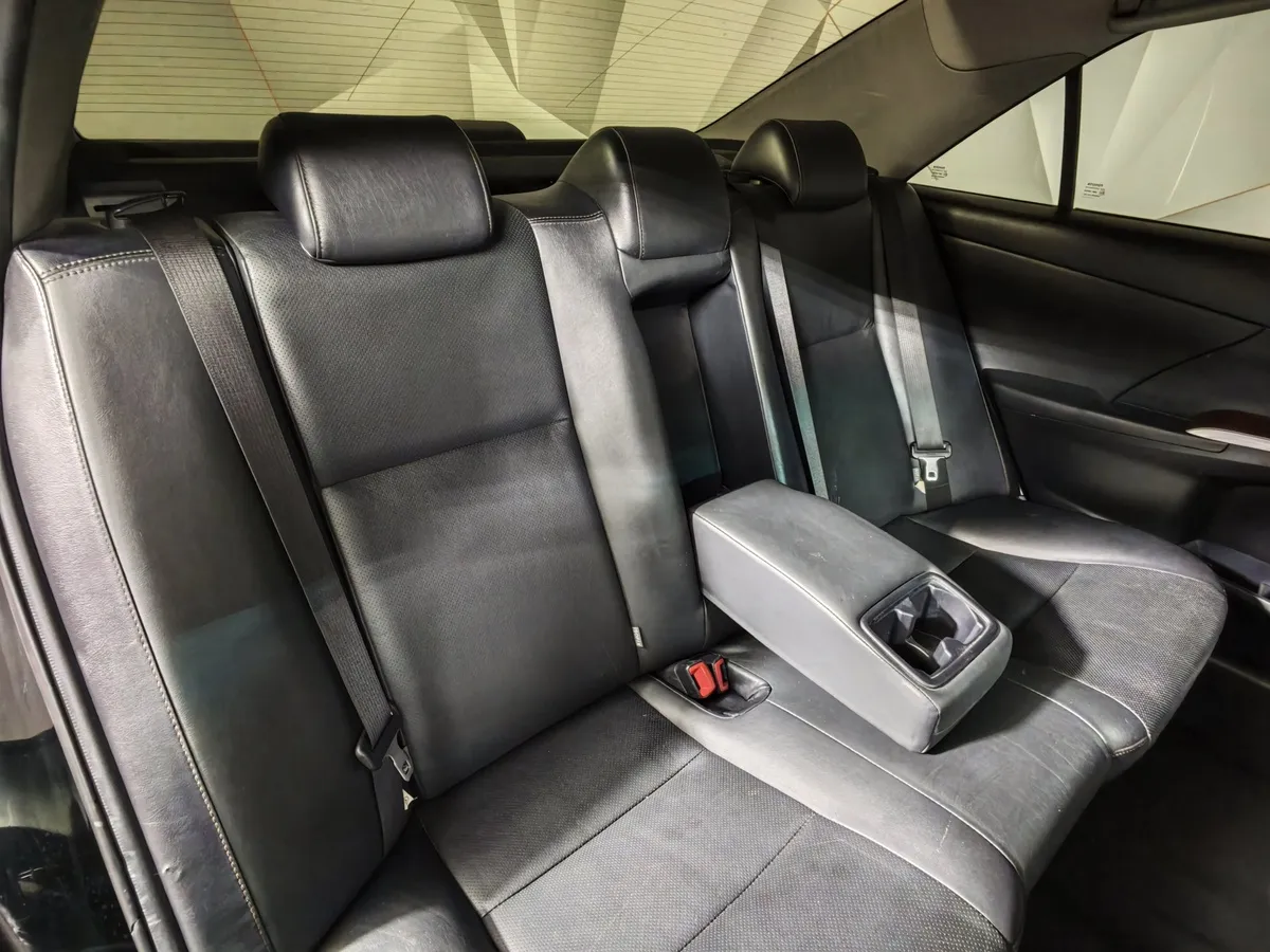 Toyota Camry 2.5 AT (181 л.с.) Стандарт Черный в АВИЛОН. Слайд №16
