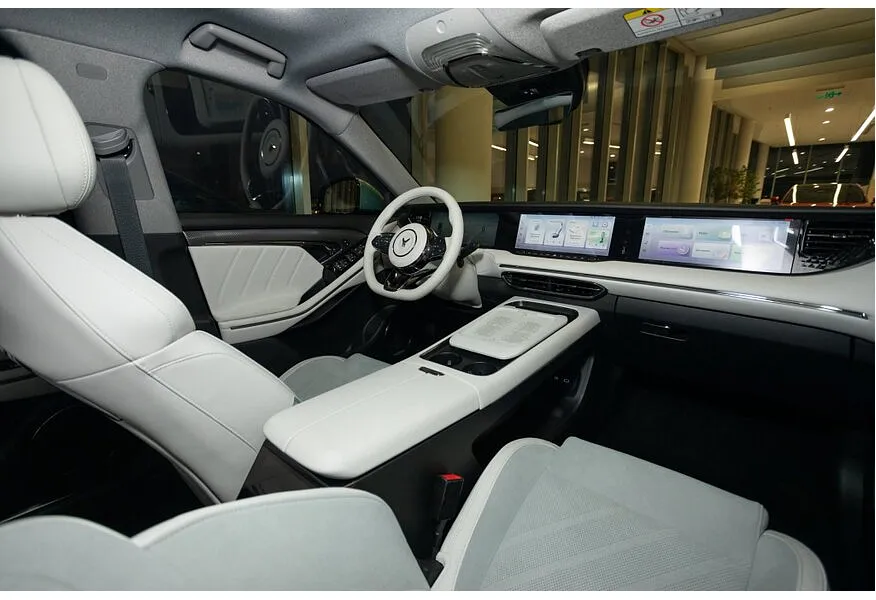 Voyah Free EVR 1.5 AT AWD (510 л.с.) Sport + Зеленый в АВИЛОН. Слайд №11