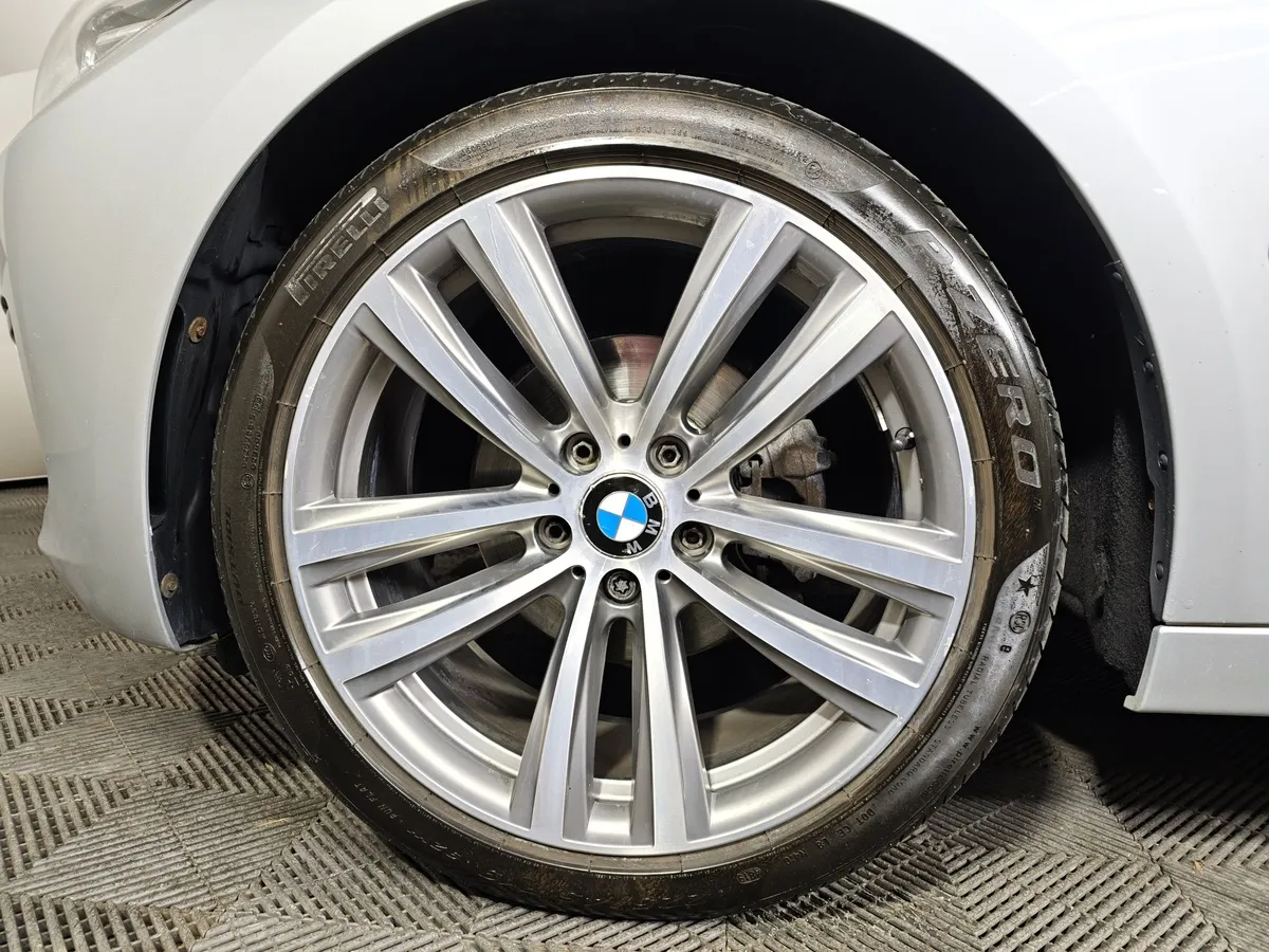 BMW 3 серия 320i xDrive AT (184 л.с.) Серебристый в АВИЛОН. Слайд №7
