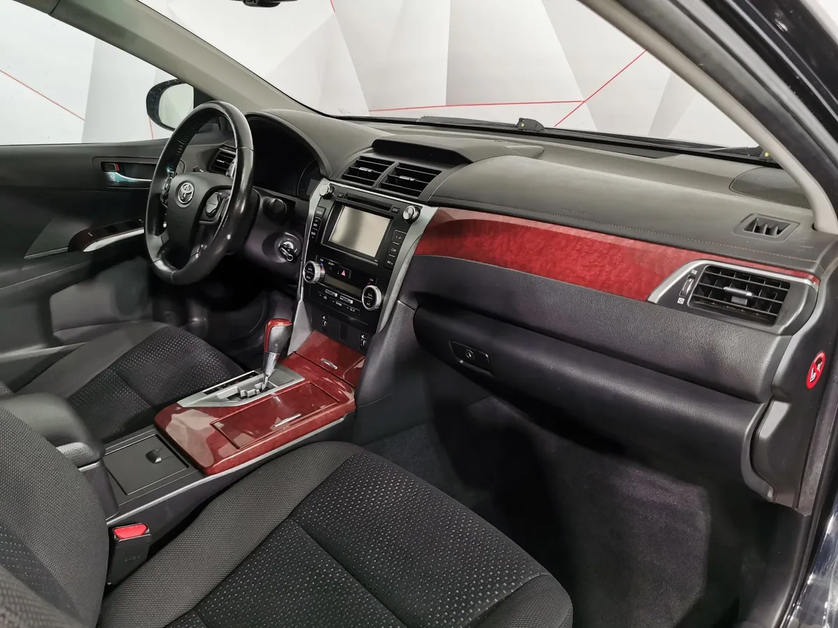 Toyota Camry 2.5 AT (181 л.с.) Классик Черный в АВИЛОН. Слайд №12