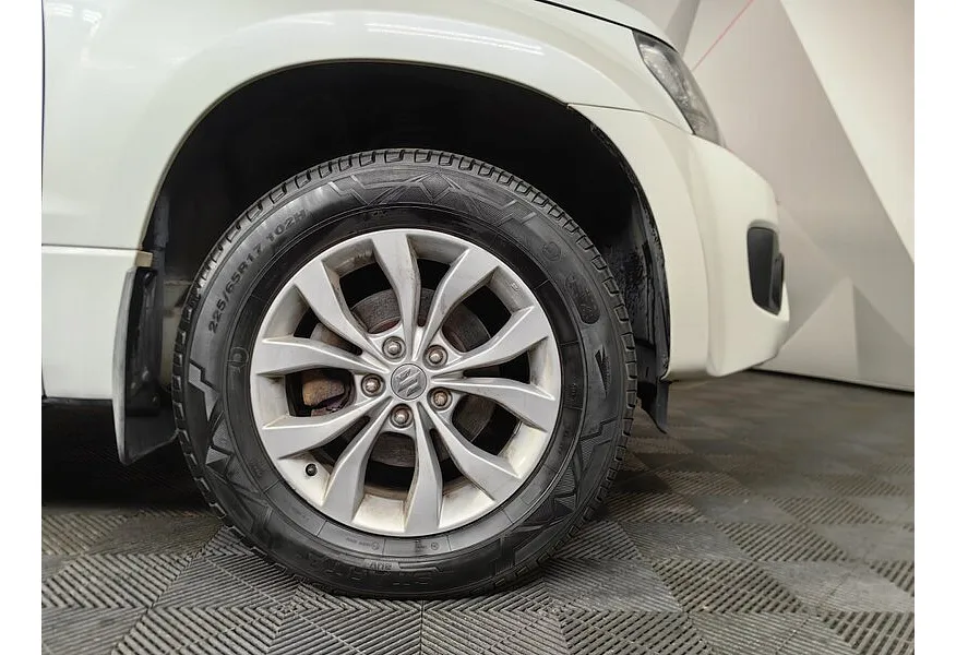 Suzuki Grand Vitara 2.0 AT (140 л.с.) Белый в АВИЛОН. Слайд №19