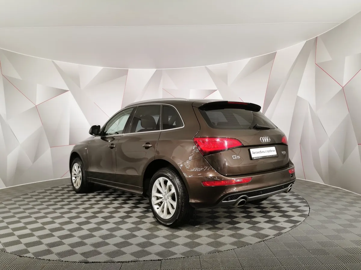 Audi Q5 2.0 TFSI S tronic quattro (249 л.с.) Коричневый в АВИЛОН. Слайд №4