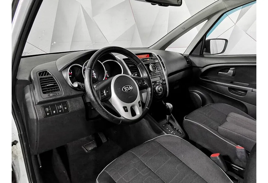 Kia Venga 1.6 AT (125 л.с.) Белый в АВИЛОН. Слайд №19