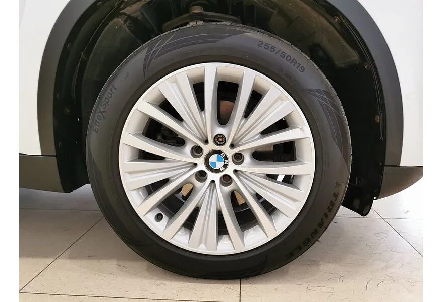 BMW X5 xDrive25d Steptronic (218 л.с.) Белый в АВИЛОН. Слайд №7