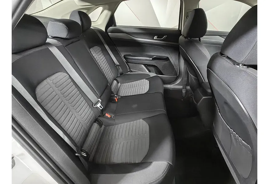 Kia K5 2.0 MPI AT 2WD (150 л.с.) Comfort Белый в АВИЛОН. Слайд №15