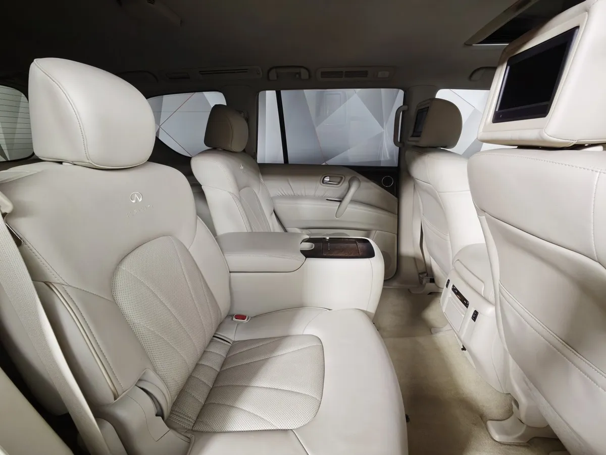 Infiniti QX-Series QX56 AT (405 л.с.) Черный в АВИЛОН. Слайд №16