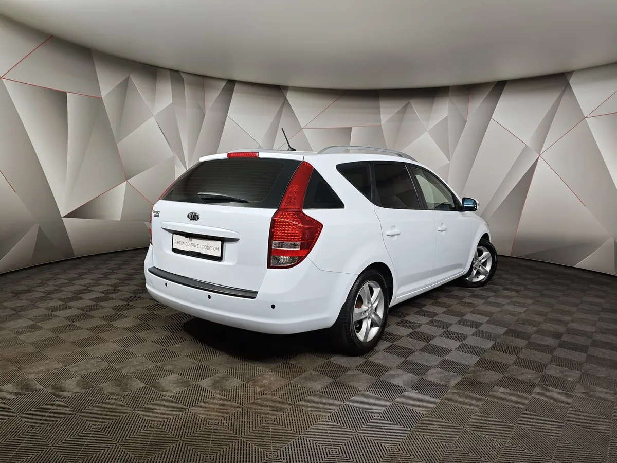 Kia Ceed 1.6 AT (122 л.с.) Luxe Белый в АВИЛОН. Слайд №2