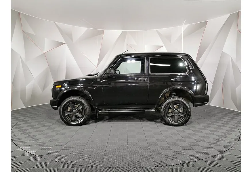 ВАЗ (Lada) 4x4 1.7 MT 8 кл. (Евро-4) (83 л.с.) Черный в АВИЛОН. Слайд №3