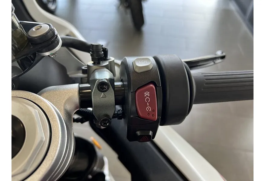 QJMOTOR SRK 921 RR 921 см³ (129 л.с.) (129) 921 Белый в АВИЛОН. Слайд №12