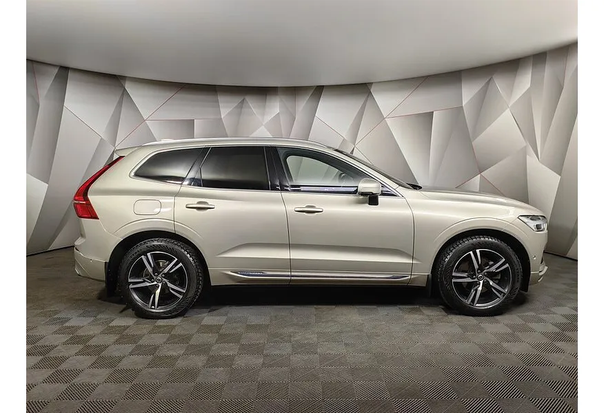 Volvo XC60 2.0 T5 AT AWD (249 л.с.) Inscription Бежевый в АВИЛОН. Слайд №6