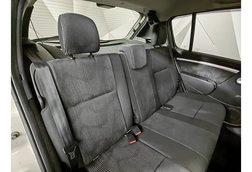 Renault Sandero 1.6 MT (102 л.с.) Бежевый в АВИЛОН. Слайд №16