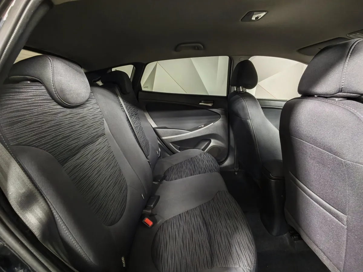 Hyundai Solaris 1.6 AT (123 л.с.) Comfort Черный в АВИЛОН. Слайд №13