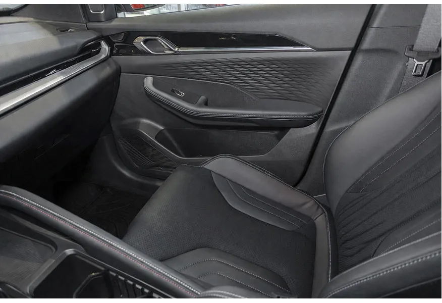 Belgee X50+ 1.5T DCT FWD (147 л.с.) Стиль Серебристый в АВИЛОН. Слайд №10