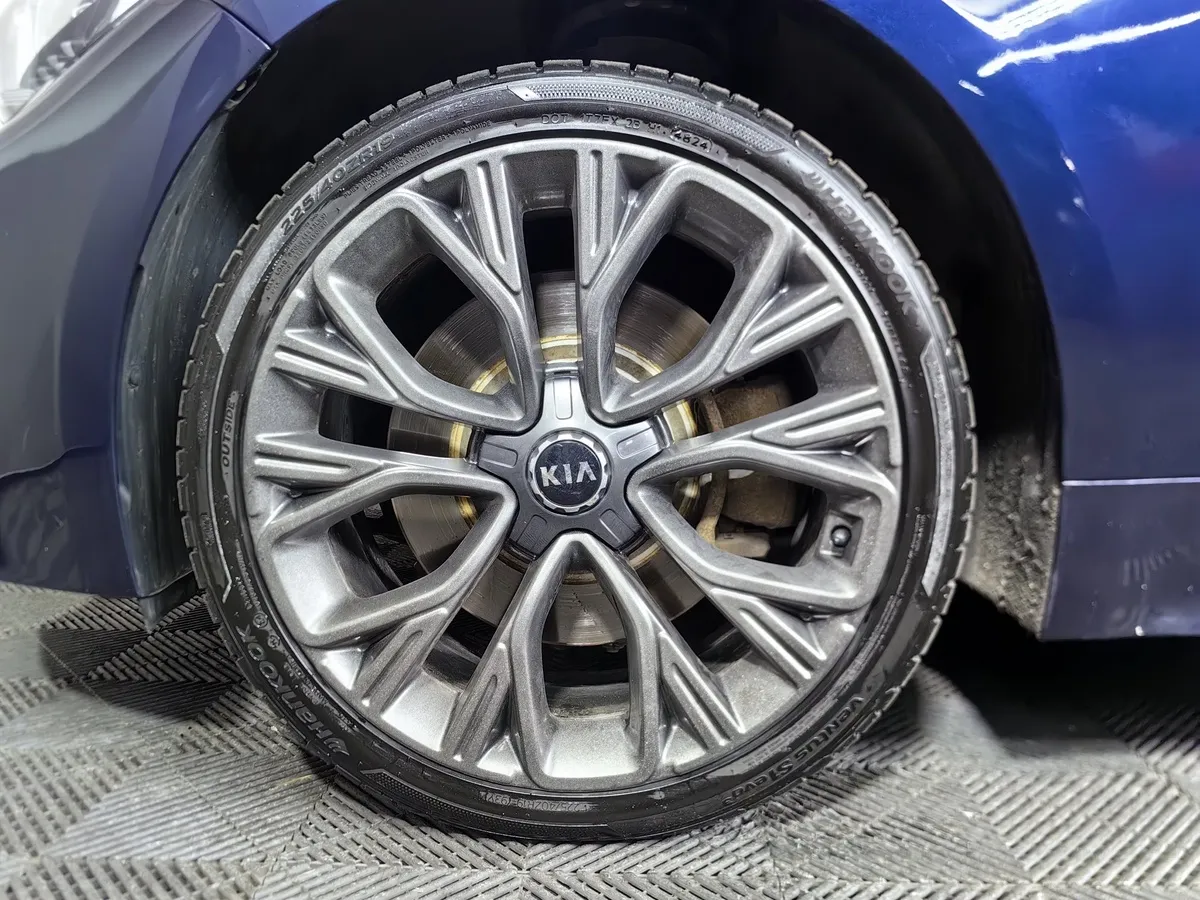 Kia Stinger 2.0 AT (247 л.с.) Comfort Синий в АВИЛОН. Слайд №9