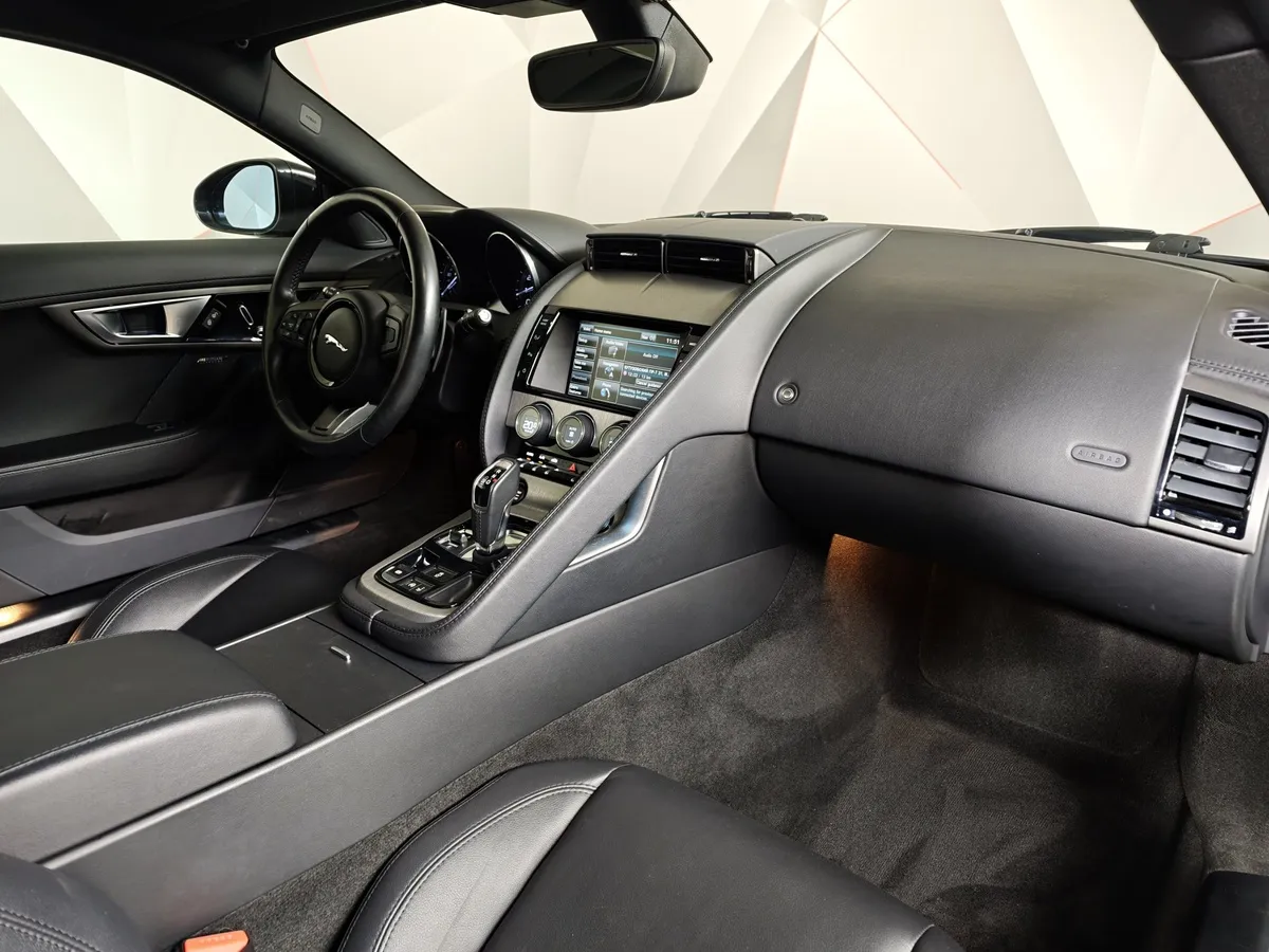 Jaguar F-Type 3.0 V6 AT (340 л.с.) Черный в АВИЛОН. Слайд №13