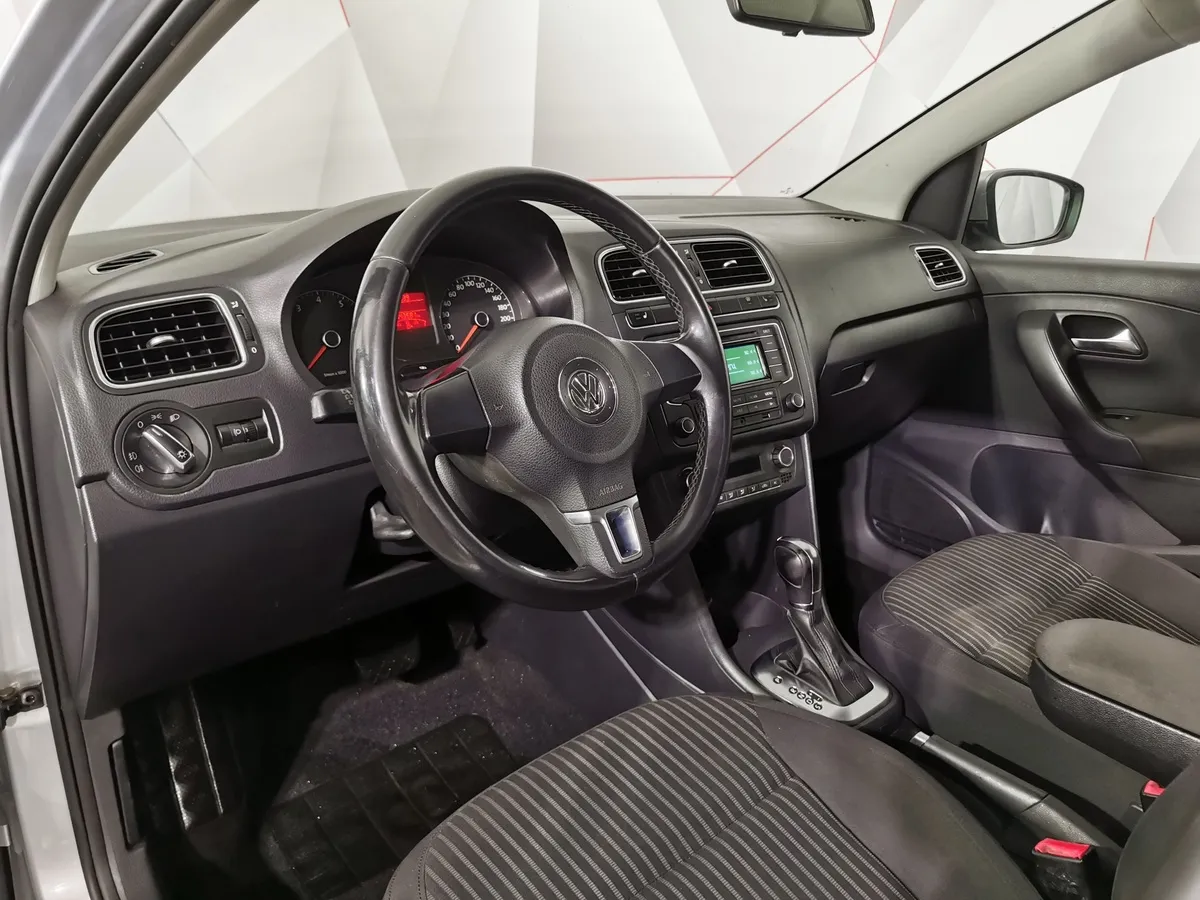 Volkswagen Polo 1.6 Tiptronic (105 л.с.) Comfortline Серебристый в АВИЛОН. Слайд №17
