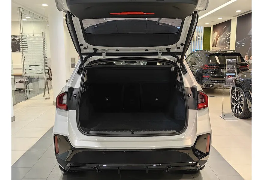 BMW X1 xDrive25 Li (204 л.с.) Белый в АВИЛОН. Слайд №18