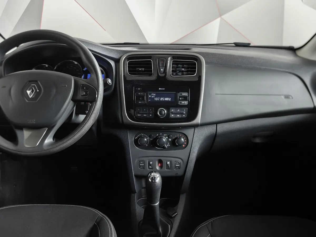 Renault Logan 1.6 MT (82 л.с.) Серый в АВИЛОН. Слайд №15
