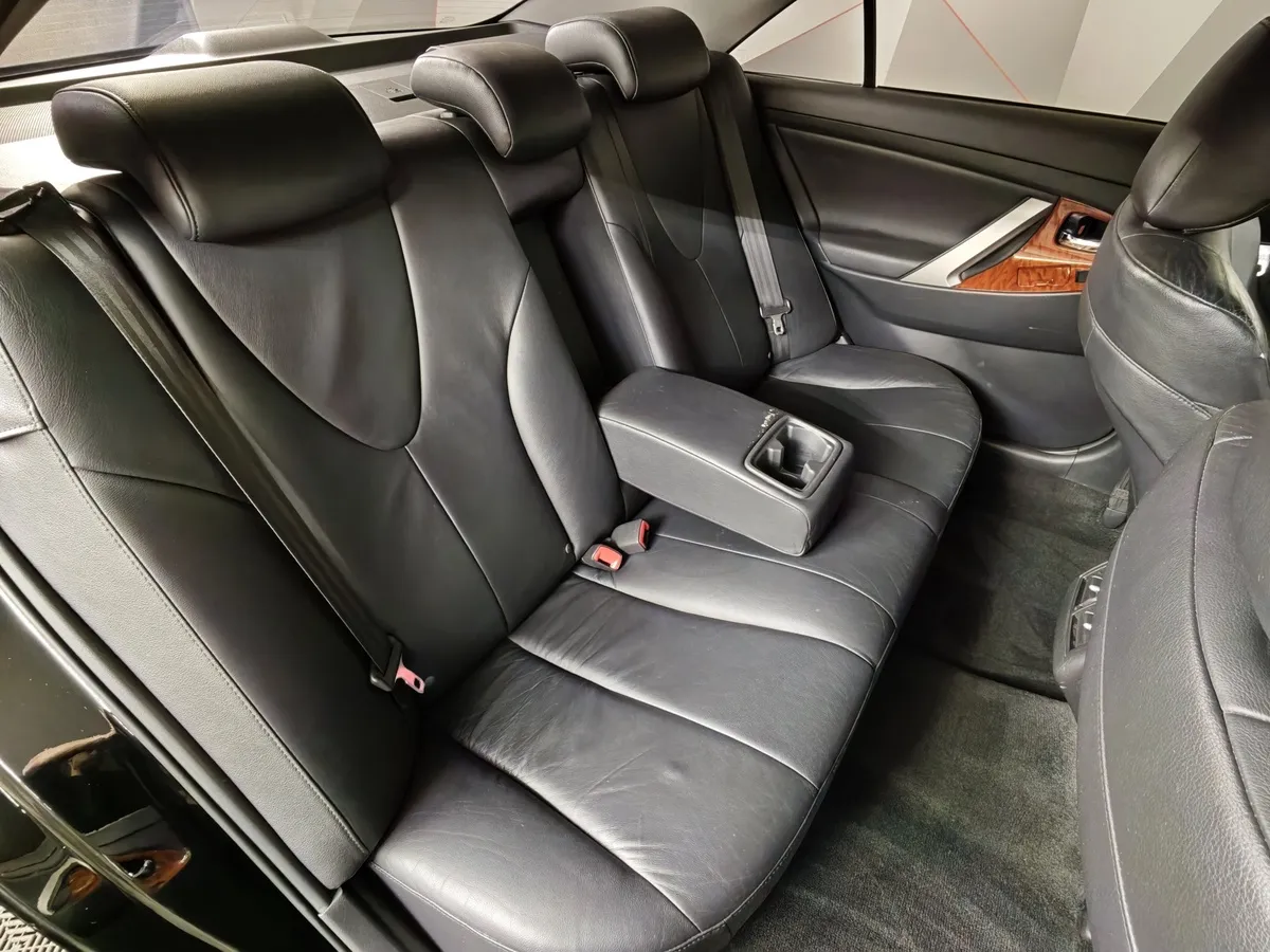 Toyota Camry 2.4 VVT-i AT (167 л.с.) Черный в АВИЛОН. Слайд №16