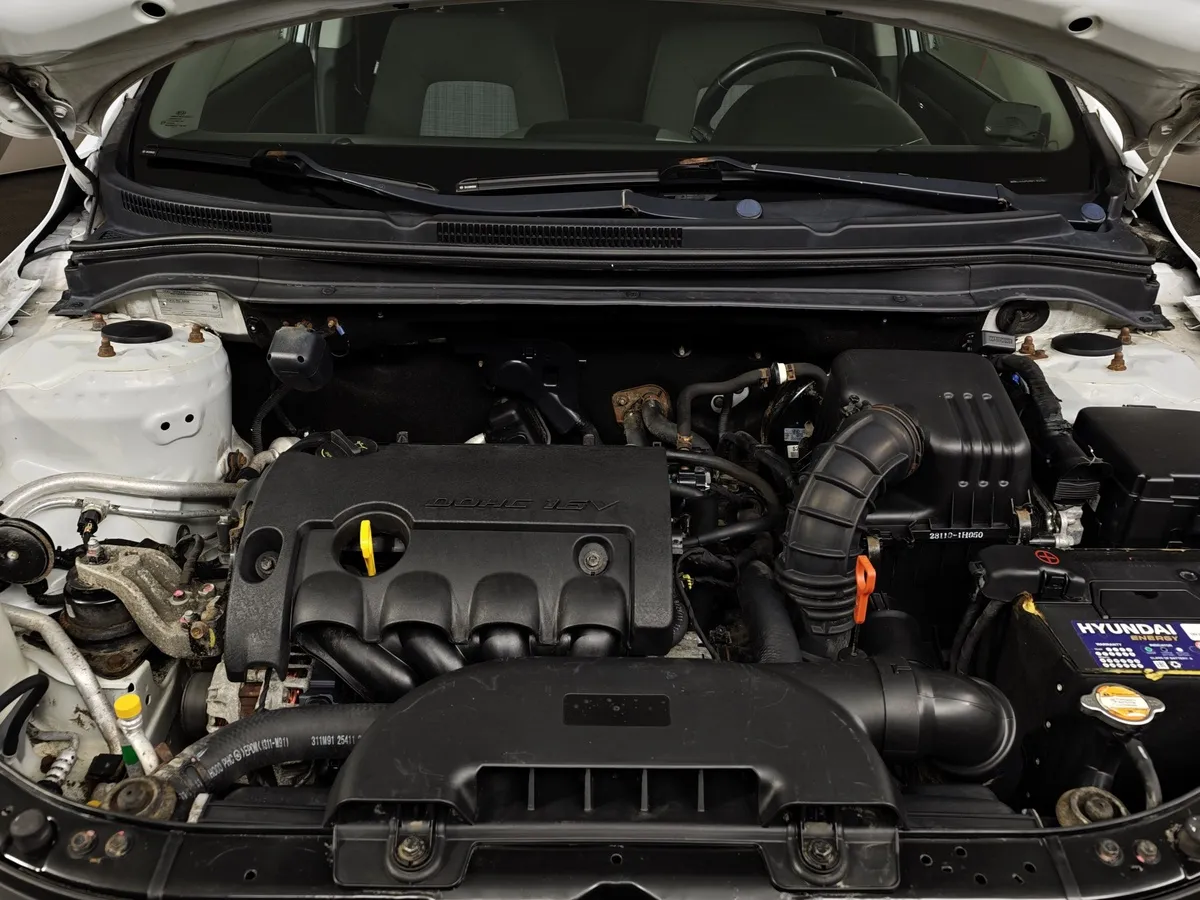 Kia Ceed 1.6 AT (122 л.с.) Белый в АВИЛОН. Слайд №11
