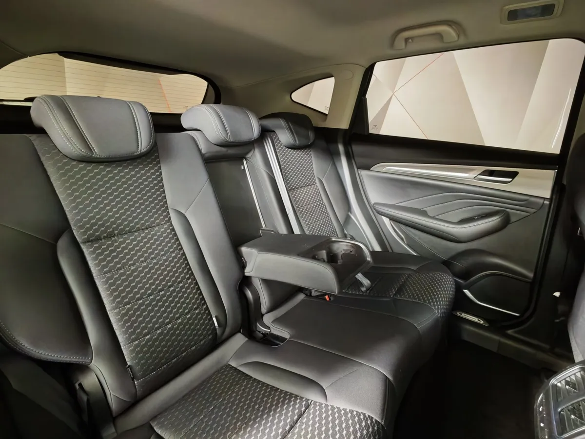 Haval F7 1.5T AWD 7DCT (150 л.с.) Elite Серый в АВИЛОН. Слайд №17