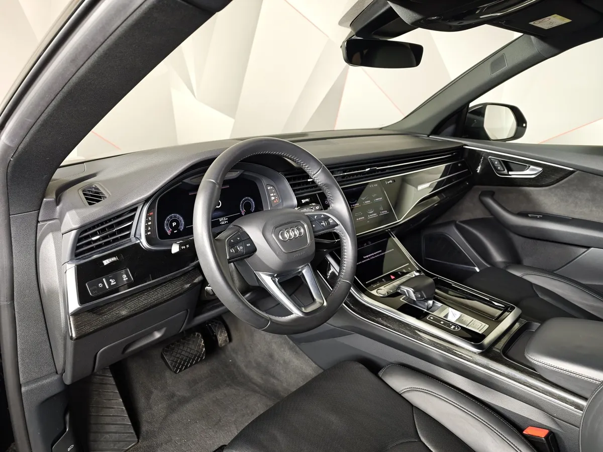 Audi Q8 55 TFSI Tiptronic quattro (340 л.с.) Черный в АВИЛОН. Слайд №18