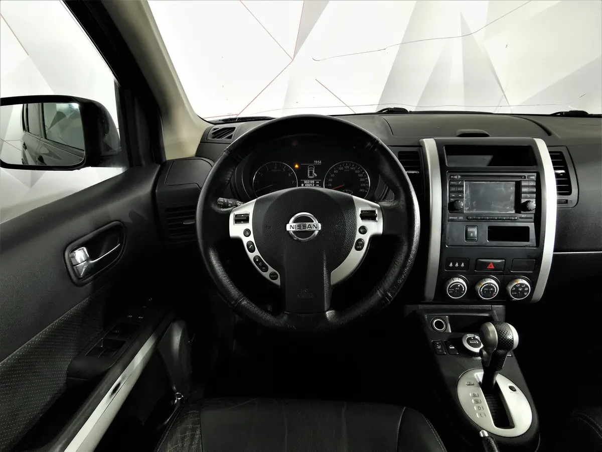 Nissan X-Trail 2.0 CVT AWD (141 л.с.) Красный в АВИЛОН. Слайд №18