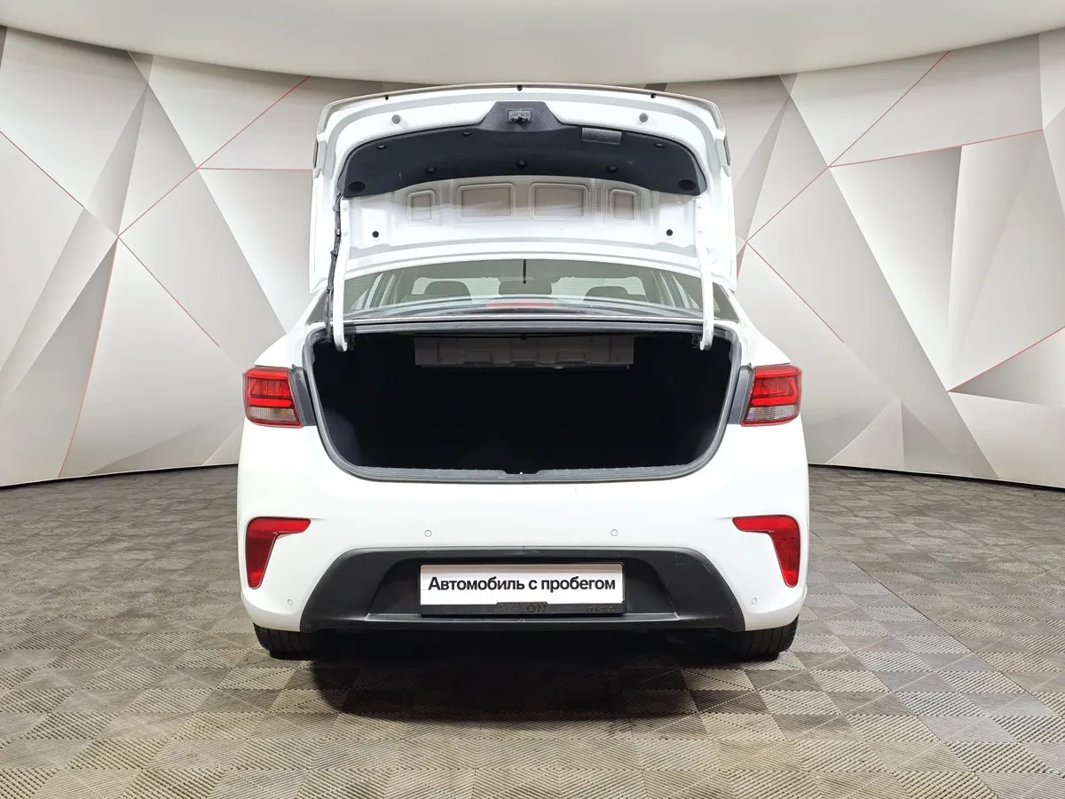 Kia Rio 1.6 AT (123 л.с.) Белый в АВИЛОН. Слайд №12