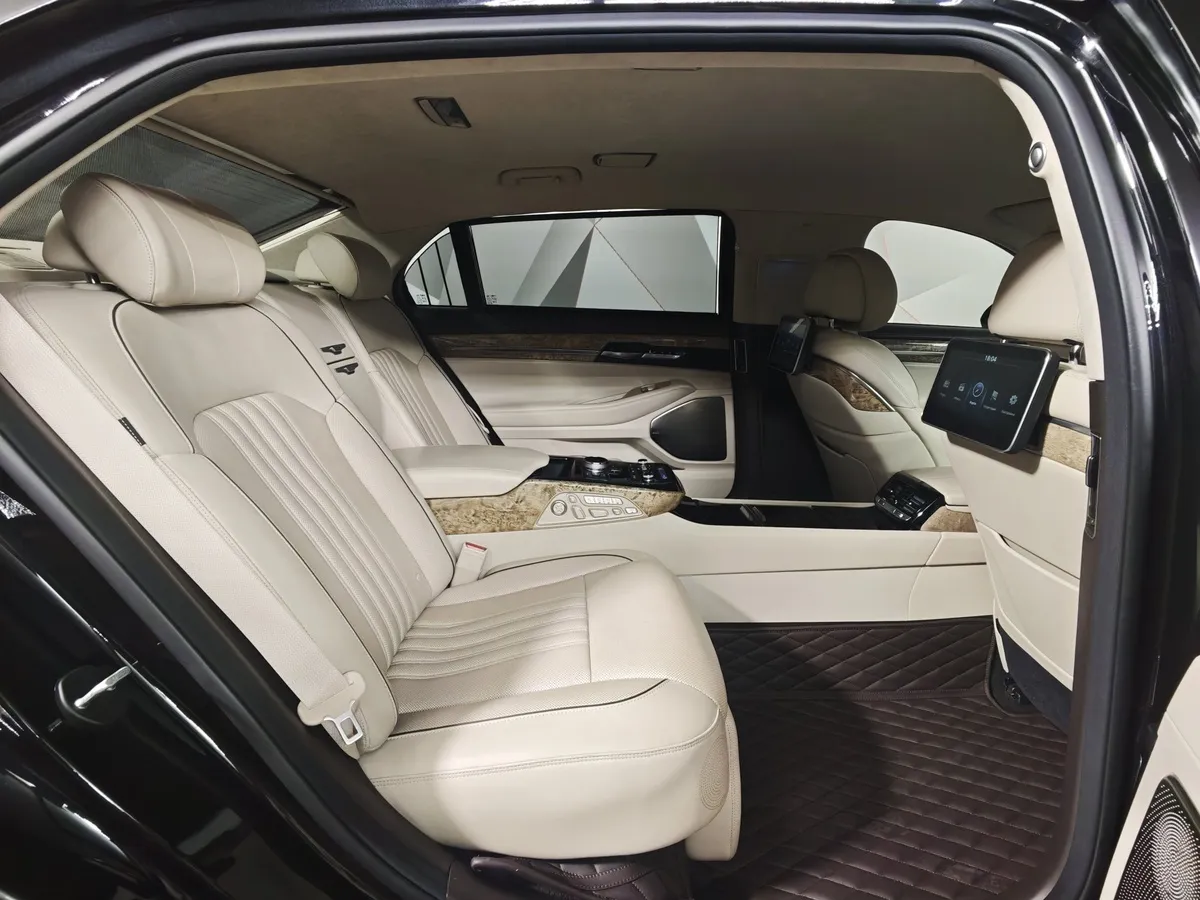 Genesis G90 5.0 L GDI AT AWD (413 л.с.) Черный в АВИЛОН. Слайд №15