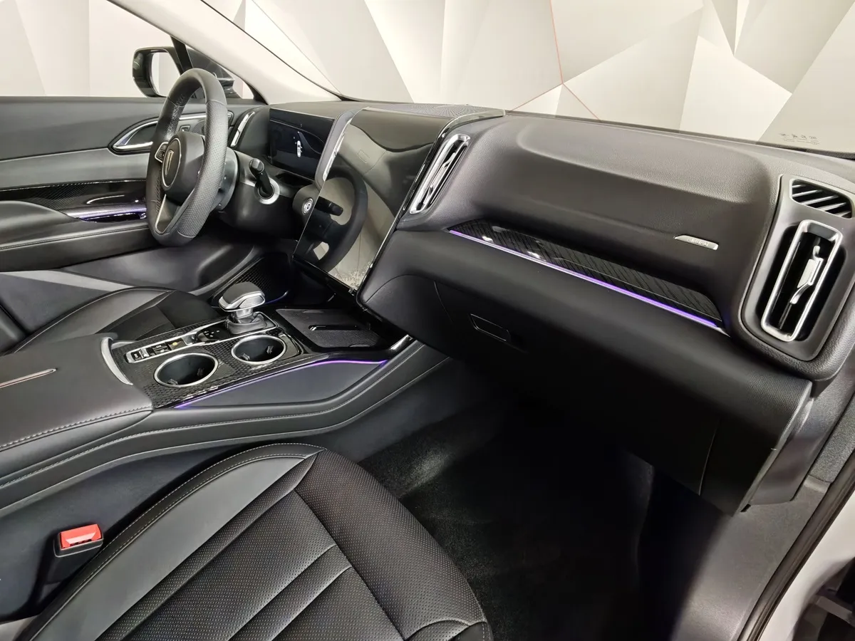 Hongqi HS3 2.0T 8AT 4WD (245 л.с.) Делюкс Комбинированный в АВИЛОН. Слайд №13