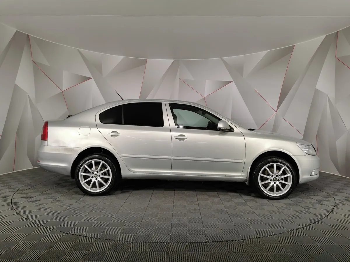 Skoda Octavia 1.8 TSI MT (152 л.с.) Ambition (CKD) Серебристый в АВИЛОН. Слайд №6