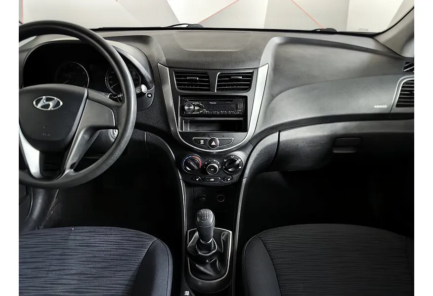 Hyundai Solaris 1.6 MT (123 л.с.) Active Оранжевый в АВИЛОН. Слайд №14 Hyundai Solaris 1.6 MT (123 л.с.) Active Оранжевый в АВИЛОН. Слайд №14