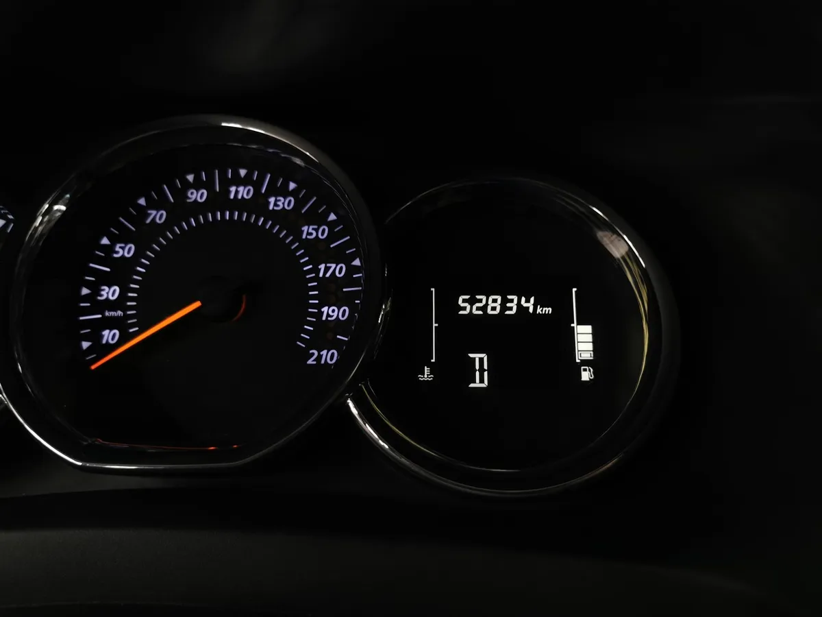 Renault Logan 1.6 AT FWD (102 л.с.) Синий в АВИЛОН. Слайд №17