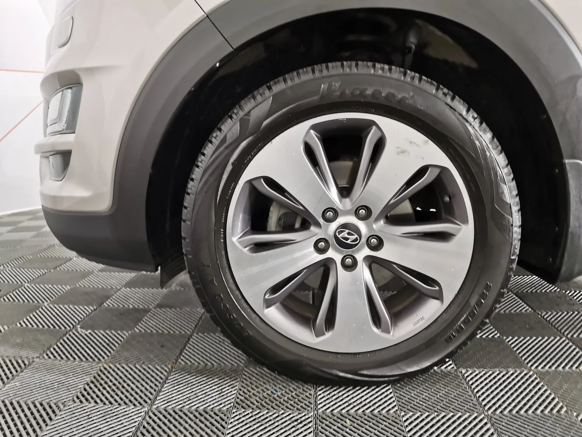 Hyundai Tucson 2.0 (150 л.с.) MPi-6AT-4WD Lifestyle Бежевый в АВИЛОН. Слайд №9