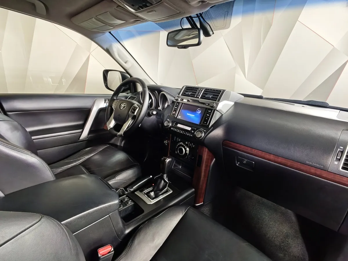 Toyota Land Cruiser Prado 4.0 AT 4WD (282 л.с.) Черный в АВИЛОН. Слайд №13