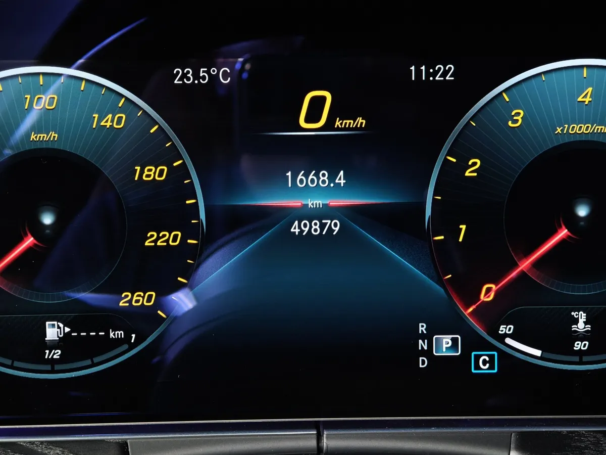 Mercedes-Benz E-Класс E 200 4MATIC 9G-TRONIC (197 л.с.) Sport Белый в АВИЛОН. Слайд №17