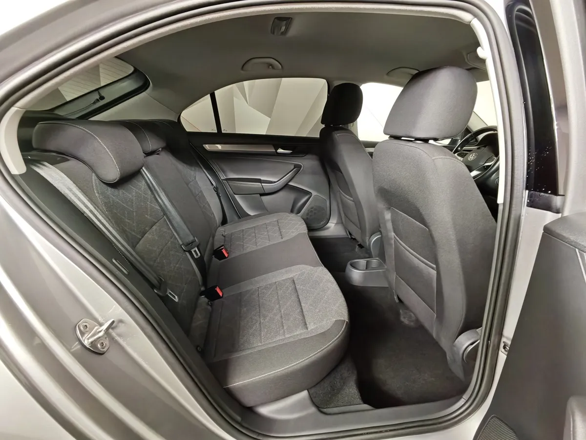 Volkswagen Polo 1.6 MPI AT (110 л.с.) Status Серебристый в АВИЛОН. Слайд №15