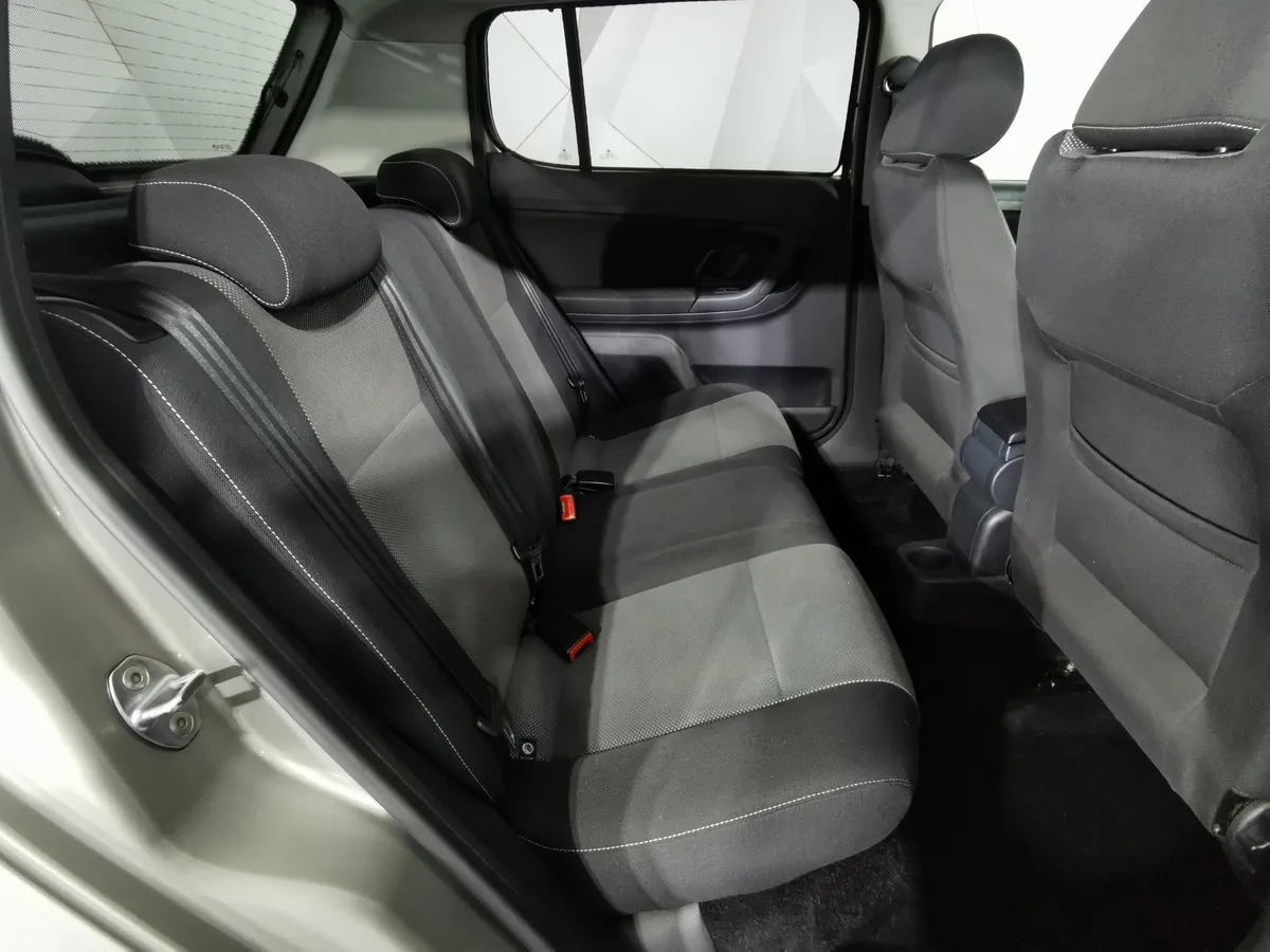Skoda Fabia 1.6 AT (105 л.с.) Серый в АВИЛОН. Слайд №15